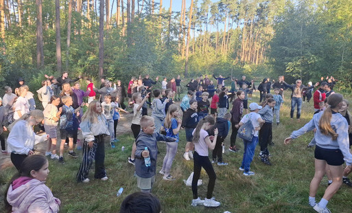 Dzień patronów - rozgrzewka w lesie